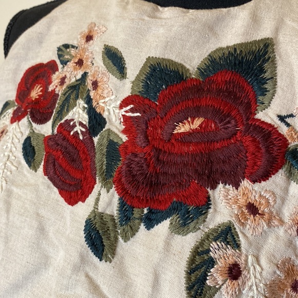 White Crow Off to the Races Beige Floral Embroidered Halter Top - Picture 3 of 6